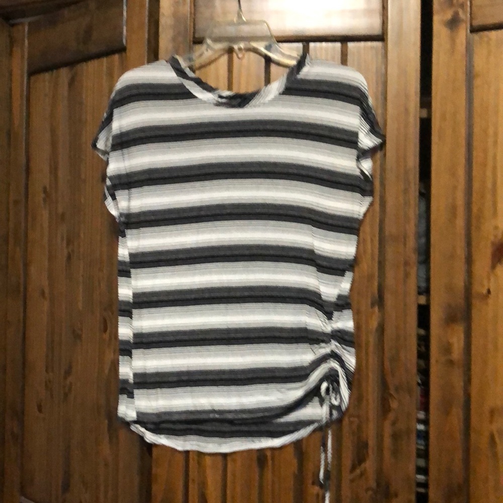 Women’s short sleeve blouse